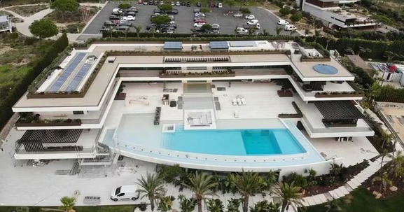 Biệt thự 30 triệu bảng hậu giải nghệ của CR7: Bể bơi vô cực, 8 phòng ngủ, là bất động sản đắt đỏ bậc nhất Bồ Đào Nha