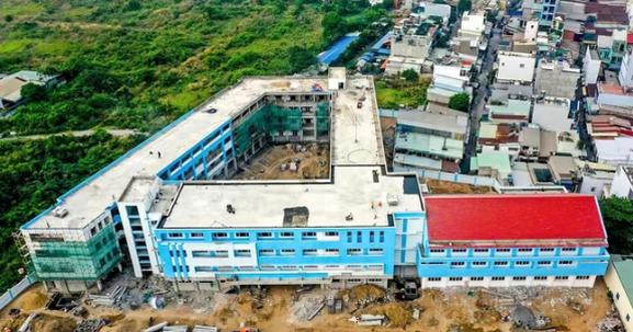 Sắp hoàn thiện ngôi trường đầu tiên được hình thành trên nền nghĩa trang lớn nhất thành phố giàu nhất Việt Nam