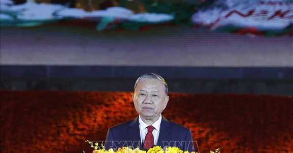 Tổng Bí thư dự Chương trình kỷ niệm 85 năm Ngày Bác Hồ về nước