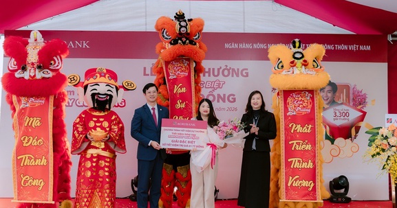 Agribank trao thưởng 01 tỷ đồng cho khách hàng gửi tiền tiết kiệm