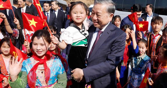 Tổng Bí thư: Tiếp tục nghiên cứu, mở rộng mô hình trường phổ thông nội trú liên cấp