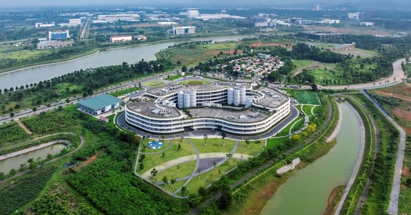 Việt Nam có Làng Vô Cực sở hữu kiến trúc thấp tầng độc đáo, tọa lạc tại ‘Thung lũng Silicon’ miền Bắc