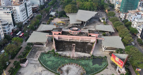 Sân khấu quy mô 1ha bị bỏ hoang giữa trung tâm TP sắp được 'hồi sinh' thành bãi xe metro