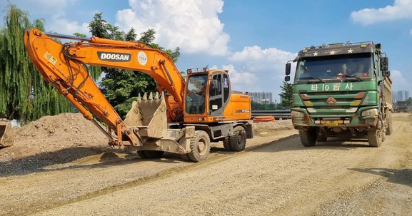 Phấn đấu thông xe kỹ thuật Dự án đường vành đai 2,5 đoạn Nguyễn Trãi - Đầm Hồng vào dịp 10/10