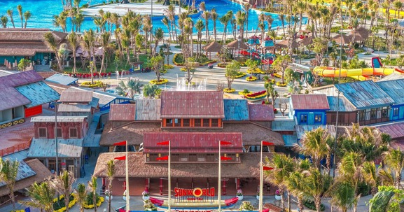 Việt Nam chính thức khai trương công viên viên nước sở hữu 2 kỷ lục thế giới, tọa lạc ngay bên bờ biển