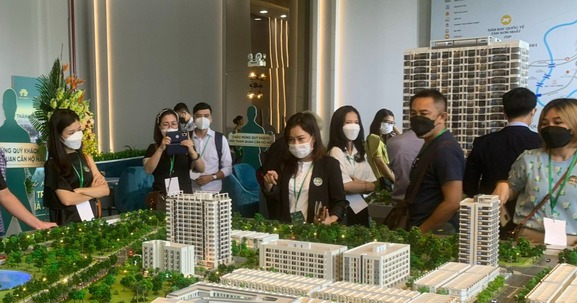 Một ngân hàng lớn của Việt Nam tạm dừng xét hồ sơ vay bất động sản doanh nghiệp