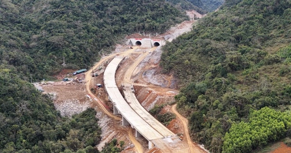 Việt Nam sắp hoàn thành thêm 2 cung đường biên giới mới, vốn đầu tư hơn 37.000 tỷ