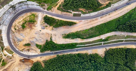 Sau 2 tháng khởi công nhưng chưa thi công, cao tốc gần 44.000 tỷ băng qua 2 con đèo hiểm trở chạy dọc tỉnh lớn thứ 2 Việt Nam nhận chỉ đạo nóng