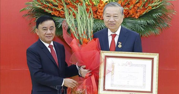 Lễ trao Huy hiệu 45 năm tuổi Đảng tặng Tổng Bí thư Tô Lâm