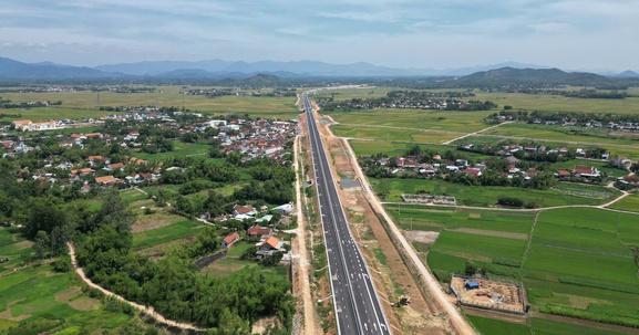 Gần 100km cao tốc qua miền Trung sẵn sàng đưa vào khai thác trước Tết