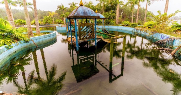 Công viên nước bỏ hoang 15 năm ở miền Trung khiến truyền thông châu Âu kinh ngạc: Khung cảnh ‘hậu tận thế’ hút khách quốc tế