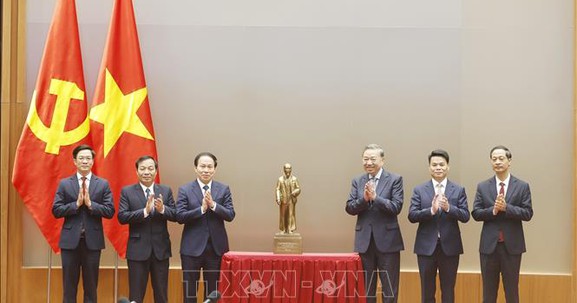 Tổng Bí thư Tô Lâm: Xây dựng thành phố Hải Phòng trở thành trung tâm công nghiệp và cảng biển hiện đại