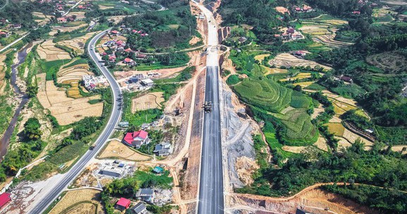 Tuyến cao tốc gần 12.000 tỷ đồng do liên danh Đèo Cả thi công sắp đạt cột mốc quan trọng