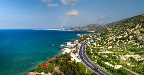 Đường ven biển đi qua thành phố giàu nhất Việt Nam sẽ có nhánh kết nối với cầu vượt biển của Vingroup