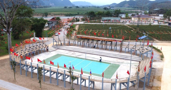 Việt Nam có một sân vận động làm từ 700 cây tre với sức chứa 1.500 chỗ ngồi