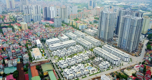 Thanh khoản chậm lại, mặt bằng giá bất động sản vẫn không giảm sâu