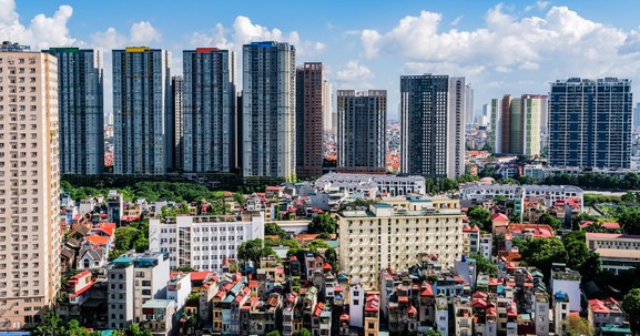 Doanh nghiệp "tay ngang" ồ ạt trở lại đường đua bất động sản