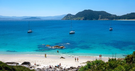 "Không xe cộ, bãi biển hoang sơ và nơi những loài chim biển ngự trị": Những hòn đảo nghỉ dưỡng được yêu thích ở châu Âu