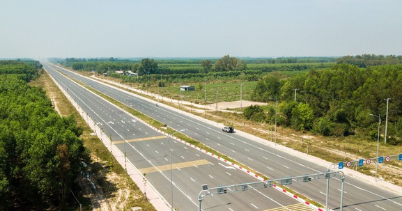 Đồng Nai ra chỉ đạo nóng về tiến độ giải phóng mặt bằng 2 tuyến đường kết nối siêu sân bay Long Thành