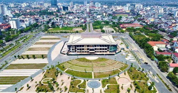 Thành phố trẻ nhất Việt Nam sắp hoàn thiện quảng trường 200 tỷ, bên trong có nhà thi đấu sức chứa 4.000 người