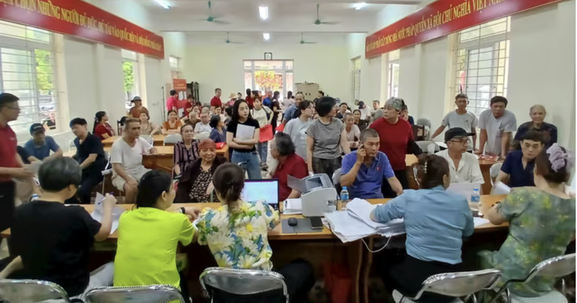 Người dân 2 thôn ngồi chật kín nhà văn hóa nhận tiền bồi thường đại dự án 925.000 tỷ sở hữu sân vận động lớn nhất thế giới của Việt Nam