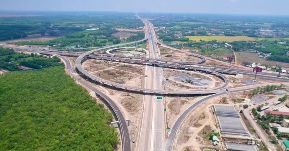 4 ngày nữa, Việt Nam chính thức thông xe tuyến cao tốc 18.000 tỷ kết nối 2 tỉnh thành giàu nhất cả nước