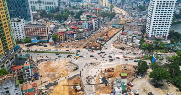 2 cầu vượt quan trọng trên tuyến đường ‘đắt nhất hành tinh’ dần thành hình
