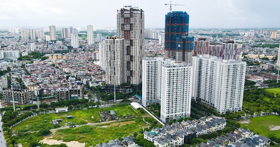 Siết tín dụng ngân hàng, doanh nghiệp địa ốc ồ ạt ‘xoay vốn’ qua trái phiếu