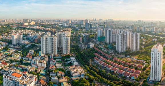 Việt Nam lần đầu ghi danh Top 20 nền kinh tế tăng trưởng bền vững nhất khu vực, bất động sản hưởng lợi lớn