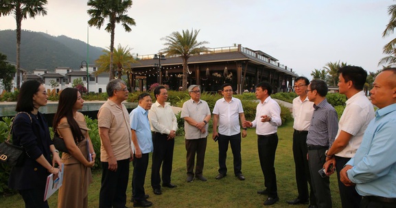 Hội đồng Giám khảo Chung khảo Giải thưởng Quốc gia Bất động sản Việt Nam lần thứ II làm việc với Tập đoàn CEO và khảo sát thực tế dự án Sonasea Vân Đồn Harbor City