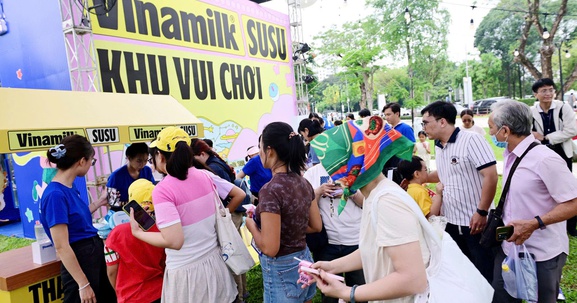 Hàng nghìn trẻ em hào hứng “chơi để học” cùng Vinamilk tại Phú Mỹ Hưng