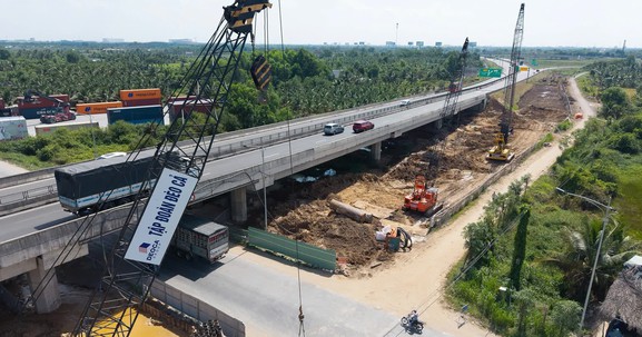 Huy động 1.000 nhân sự, 350 thiết bị, máy móc, cao tốc hơn 36.000 tỷ kết nối Đông Nam Bộ với ĐBSCL dự kiến về đích sớm 6 tháng
