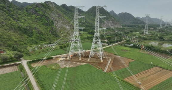 Huy động 1.177 cột thép nặng 139.000 tấn, Việt Nam hoàn thành công trình lập kỳ tích chưa từng có