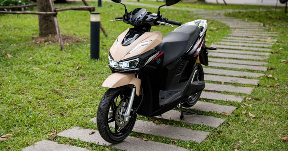 Chủ xe mê VinFast Viper vì “chất” thể thao, đổi pin nhanh, tiền nuôi xe nhẹ