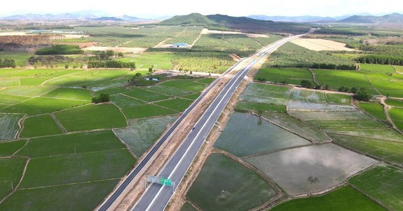 Cao tốc 22.000 tỷ kết nối rừng - biển đối diện khó khăn lớn khi cận kề ngày ‘về đích’