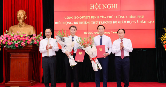 Công bố quyết định của Thủ tướng Chính phủ điều động, bổ nhiệm hai Thứ trưởng Bộ Giáo dục và Đào tạo