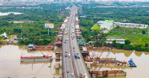 Huy động hơn 800 kỹ sư, 100 máy móc, đại dự án gần 15.000 tỷ do liên danh Đèo Cả thi công tăng tốc về đích