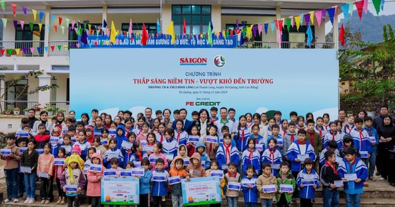 FE Credit và hành trình hơn 15 năm cùng cộng đồng vượt khó