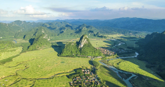 Nơi có làng du lịch đẹp nhất thế giới, từng nhiều lần xuất hiện trên màn ảnh quốc tế chính thức trở thành khu du lịch trọng điểm của Việt Nam