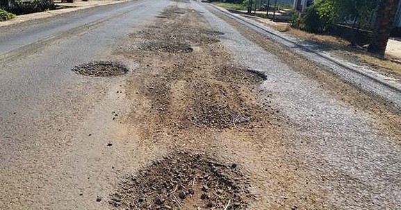 Gia Lai: Cũng có con đường gần trăm tỷ “nát bét” do mưa