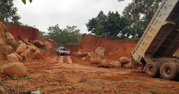 Lâm Đồng: Báo động tình trạng khai thác đất trái phép