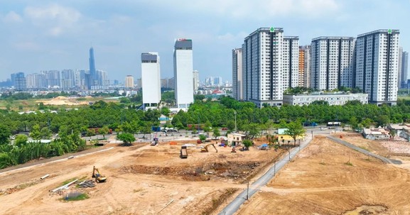 Thế lực mới nổi tại TP.HCM, pháp lý “thần tốc”, các đại gia phải kính nể