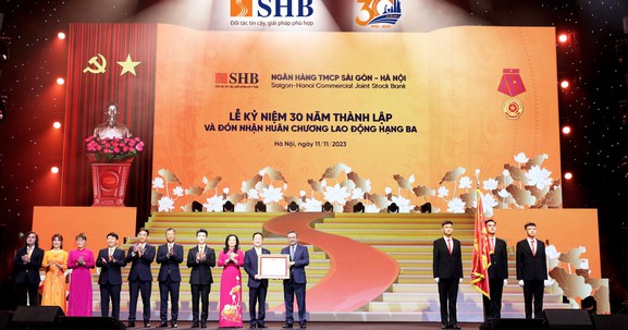SHB nhận huân chương lao động hạng ba nhân kỷ niệm 30 năm thành lập