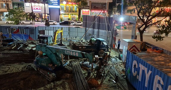 Chôn lấp bùn đất, phế thải xây dựng trái phép giữa trung tâm TP. Đà Nẵng