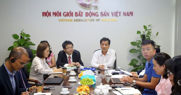 VARS dự kiến hợp tác trao đổi dữ liệu về bất động sản toàn cầu cùng AMRO