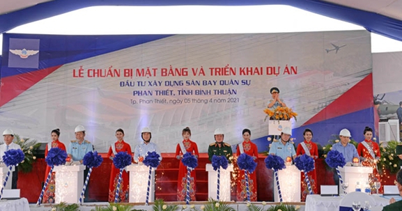 Triển khai rà phá bom mìn sân bay quân sự Phan Thiết