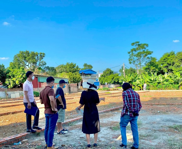 Môi giới địa ốc chuyển nghề bán trầm hương, cà phê chờ thị trường ấm lên