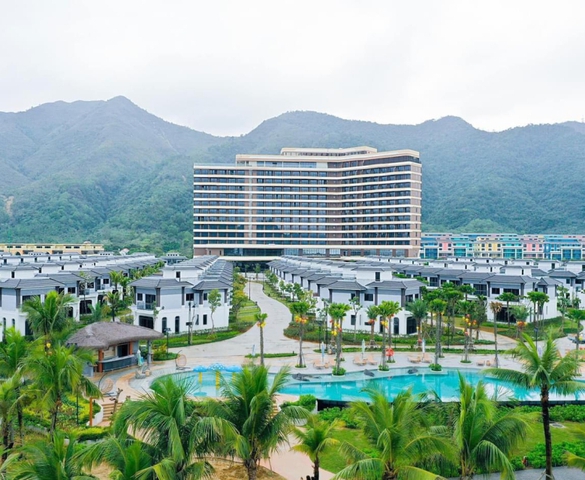 Wyndham Garden Sonasea Van Don