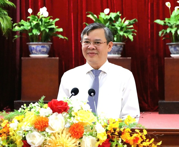 Ông Trương Cảnh Tuyên được giới thiệu để bầu giữ chức Chủ tịch UBND TP. Cần Thơ