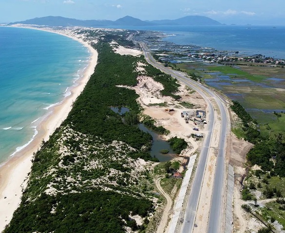 Đề xuất làm cầu vượt biển dài 4km kết nối tới sân bay lớn thứ hai miền Trung